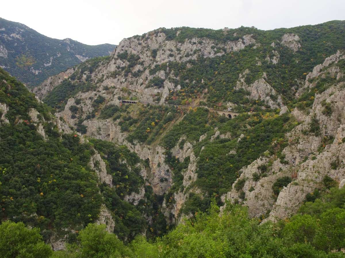 Το φαράγγι του Ασωπού Ασωπός, μονοπάτι Σιδηροδρομικών